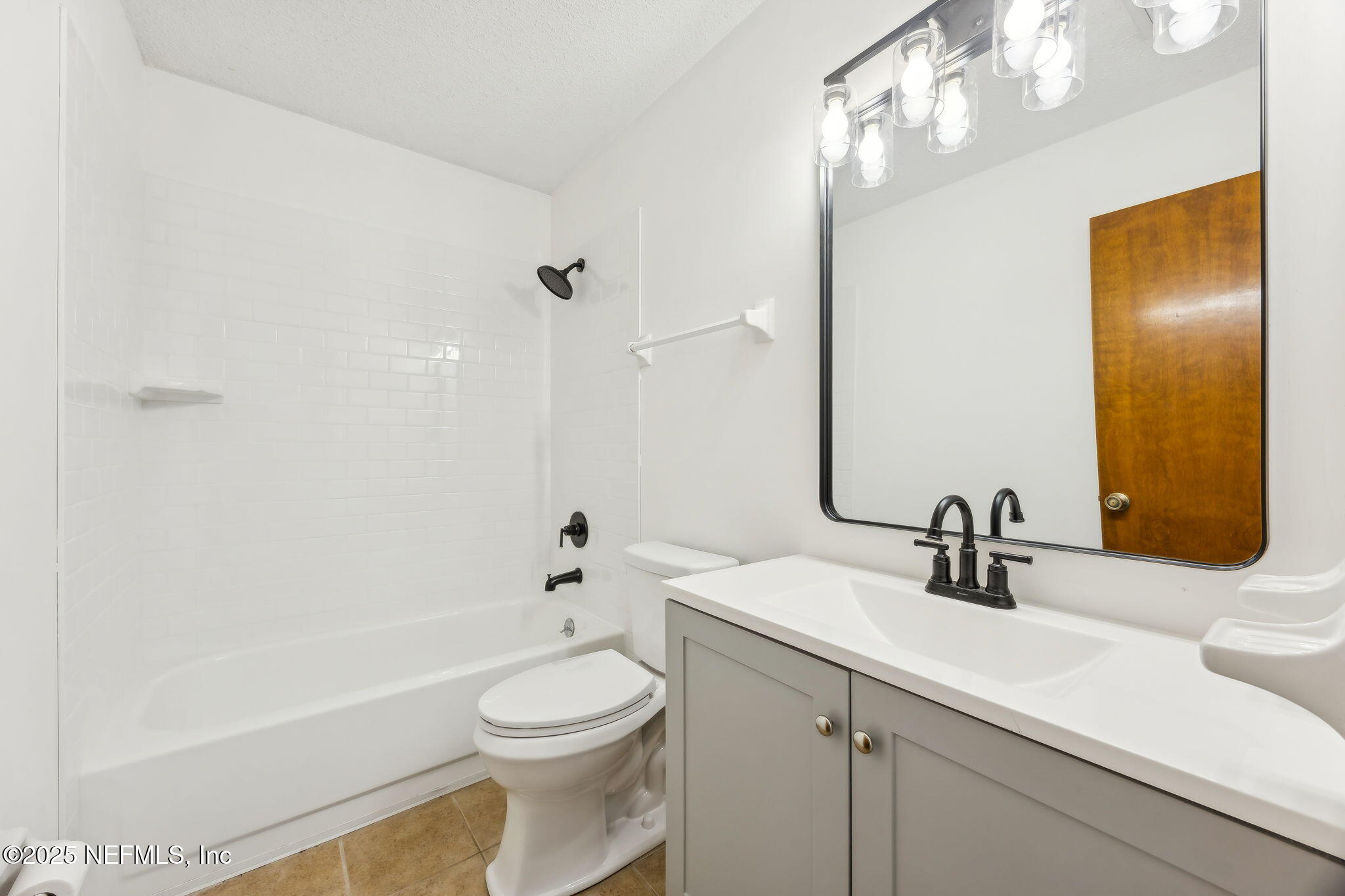 7 Jasmine Place, Unit 7 & 8 Fernandina Beach, FL 32034 - Photo 11 of 26 28-web-or-mls-46_7 Jasmine Pl 7+8