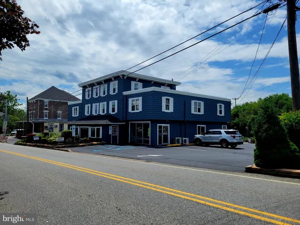 $1,695 | 25 East Bridge Street, Unit 3, Collegeville, PA 19426