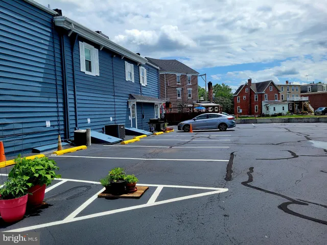 $1,750 | 25 East Bridge Street, Unit 3, Collegeville, PA 19426