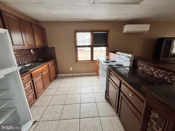 $1,695 | 25 East Bridge Street, Unit 3, Collegeville, PA 19426