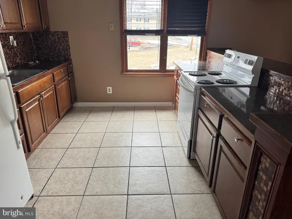 $1,695 | 25 East Bridge Street, Unit 3, Collegeville, PA 19426