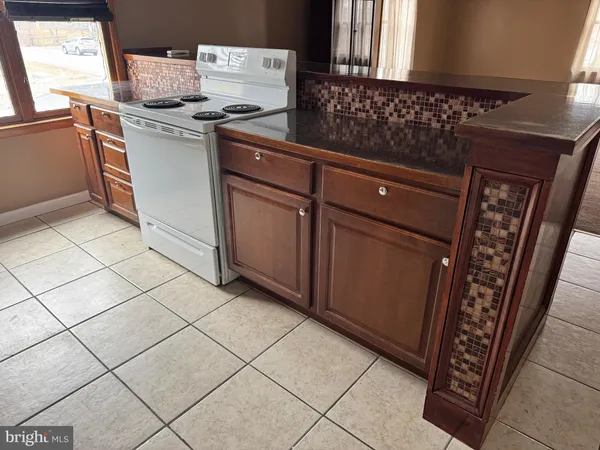 $1,695 | 25 East Bridge Street, Unit 3, Collegeville, PA 19426