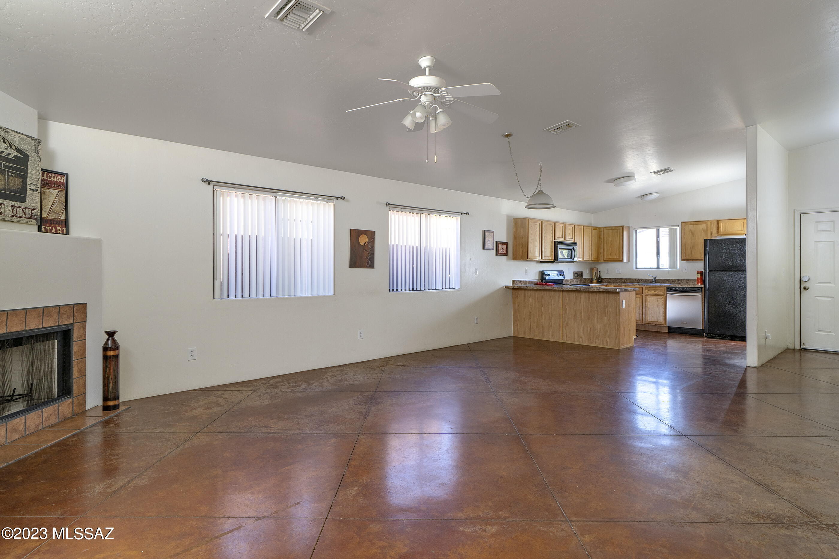 420 East Geronimo Bluff Loop Tucson, AZ 85705 - Photo 6 of 19
