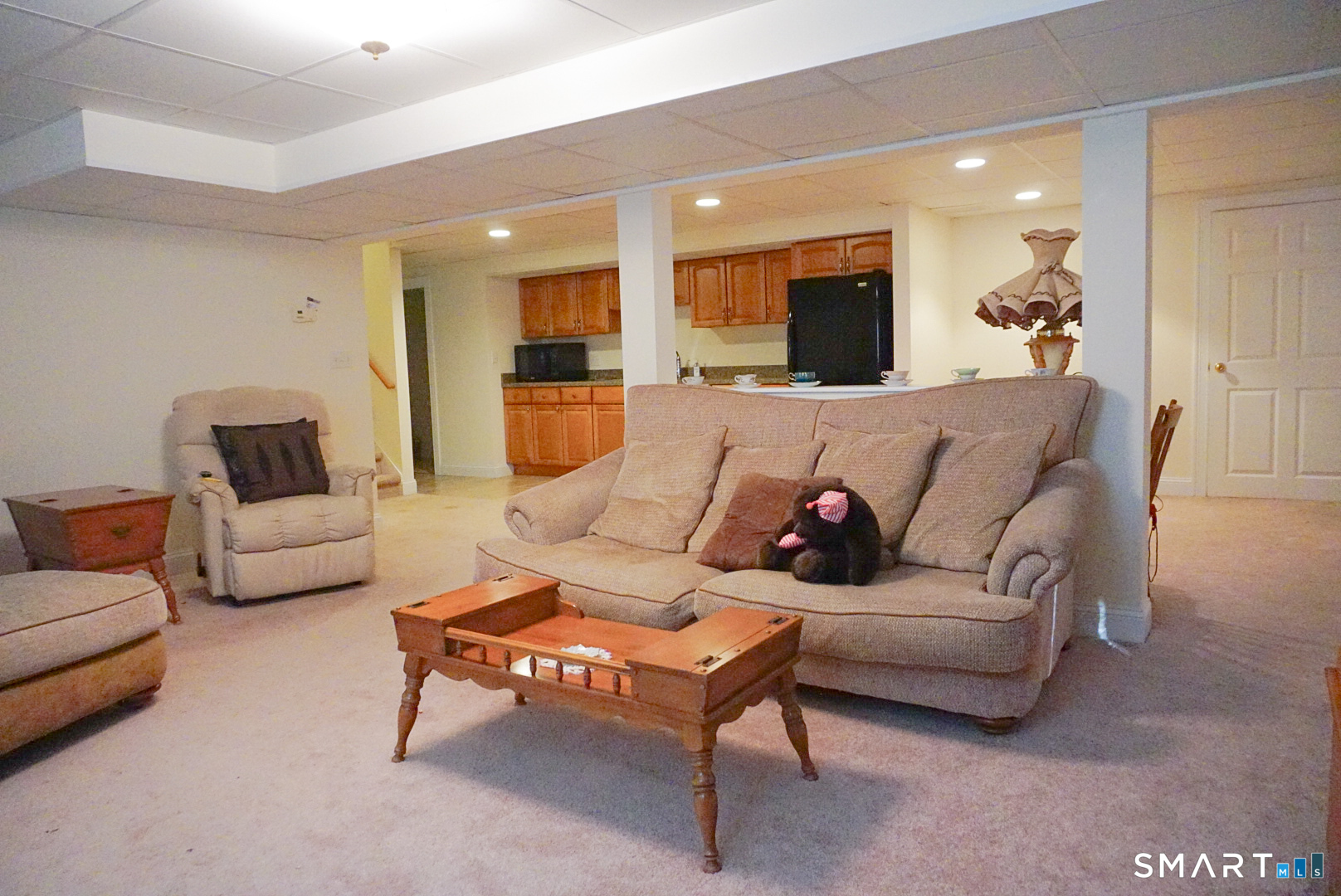 33 Knoll Ridge Court Middletown, CT 06457 - Photo 25 of 40 a living room with furniture and a wooden floor