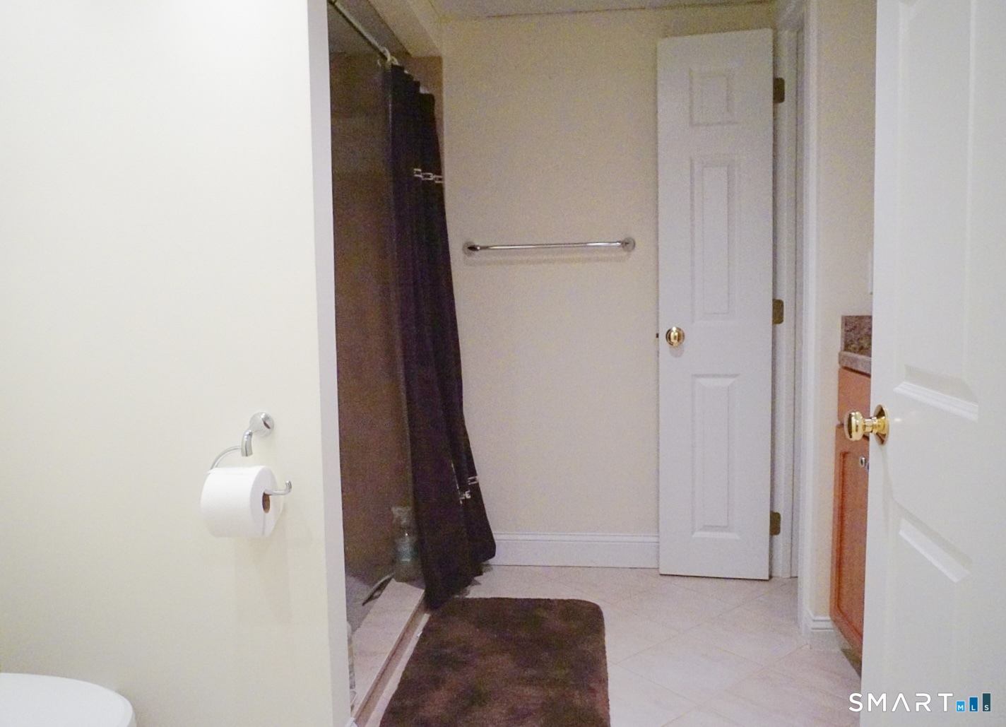 33 Knoll Ridge Court Middletown, CT 06457 - Photo 27 of 40 a view of bathroom