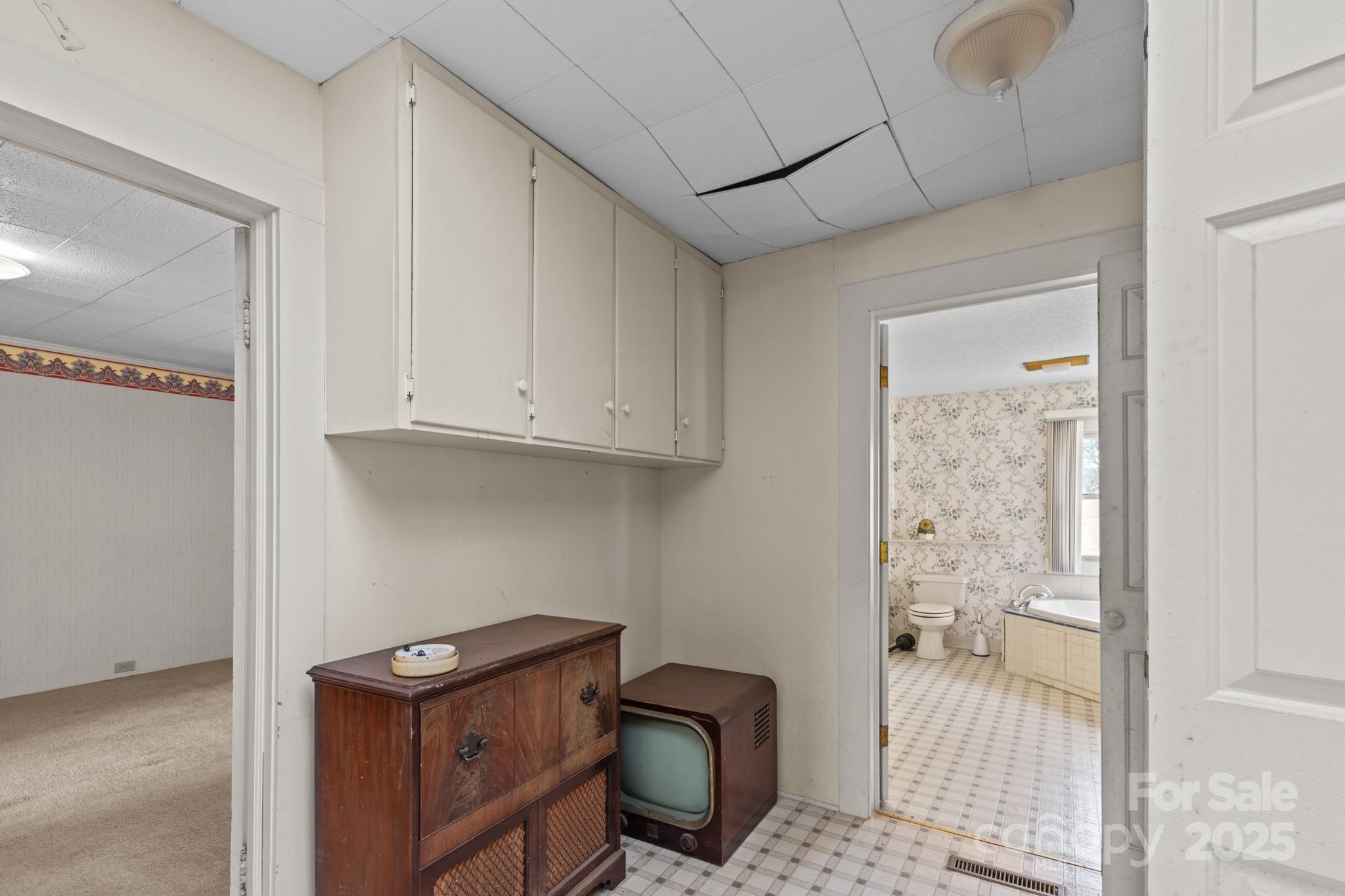 4541 Hartland Road Lenoir, NC 28645 - Photo 12 of 40 a view of bathroom
