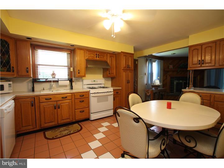 813 West Rolling Road Springfield, PA 19064 - Photo 11 of 24 Kitchen