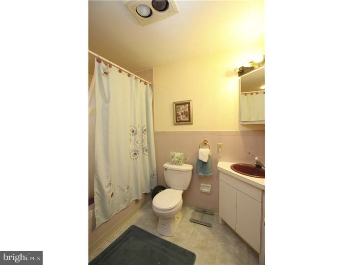 813 West Rolling Road Springfield, PA 19064 - Photo 19 of 24 Master Bathroom