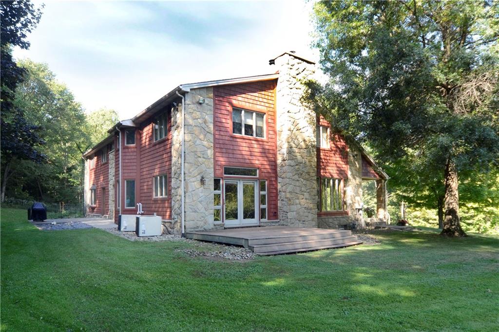 469 Lowries Run Road Pittsburgh, PA 15229 - Photo 4 of 24 Gallery Image 4