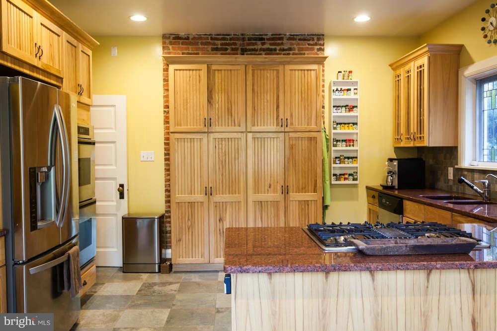 107 Longwood Road Baltimore, MD 21210 - Photo 10 of 30 Custom Cabinetry