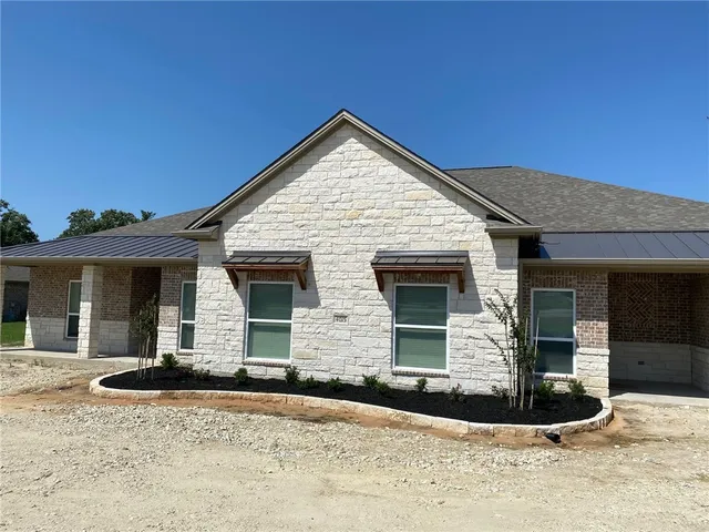 $2,200 | 4015 Golden Eagle Drive, Unit B, Bryan, TX 77808