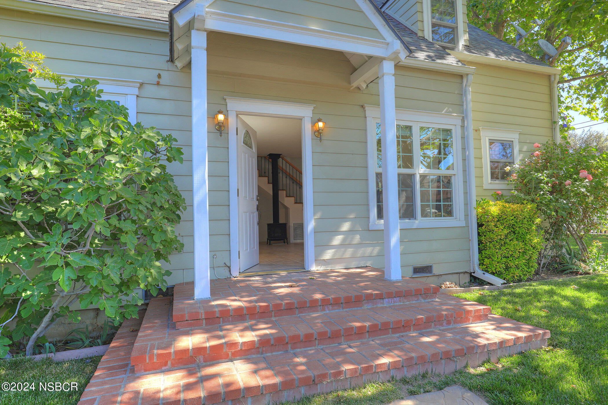381 5th Street Solvang, CA 93463 - Photo 3 of 40 3