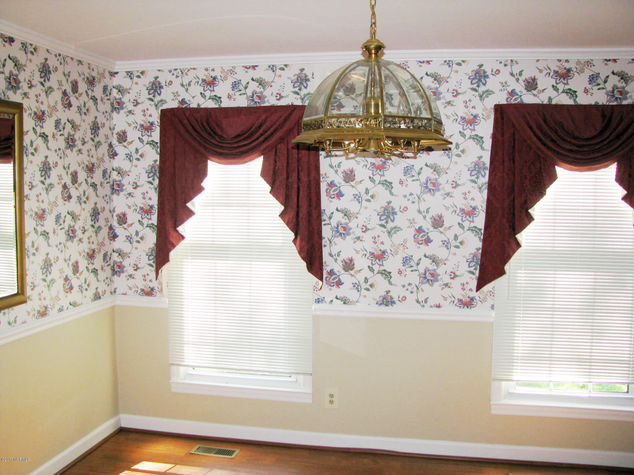 3947 Eds Grocery Road Williamston, NC 27892 - Photo 26 of 30 Dining room