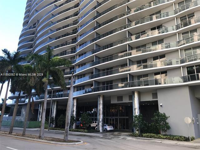 488 Northeast 18th St Unit 301  