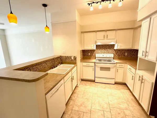 $159,900 | 2801 Chancellorsville Drive, Unit 925, Tallahassee, FL 32312