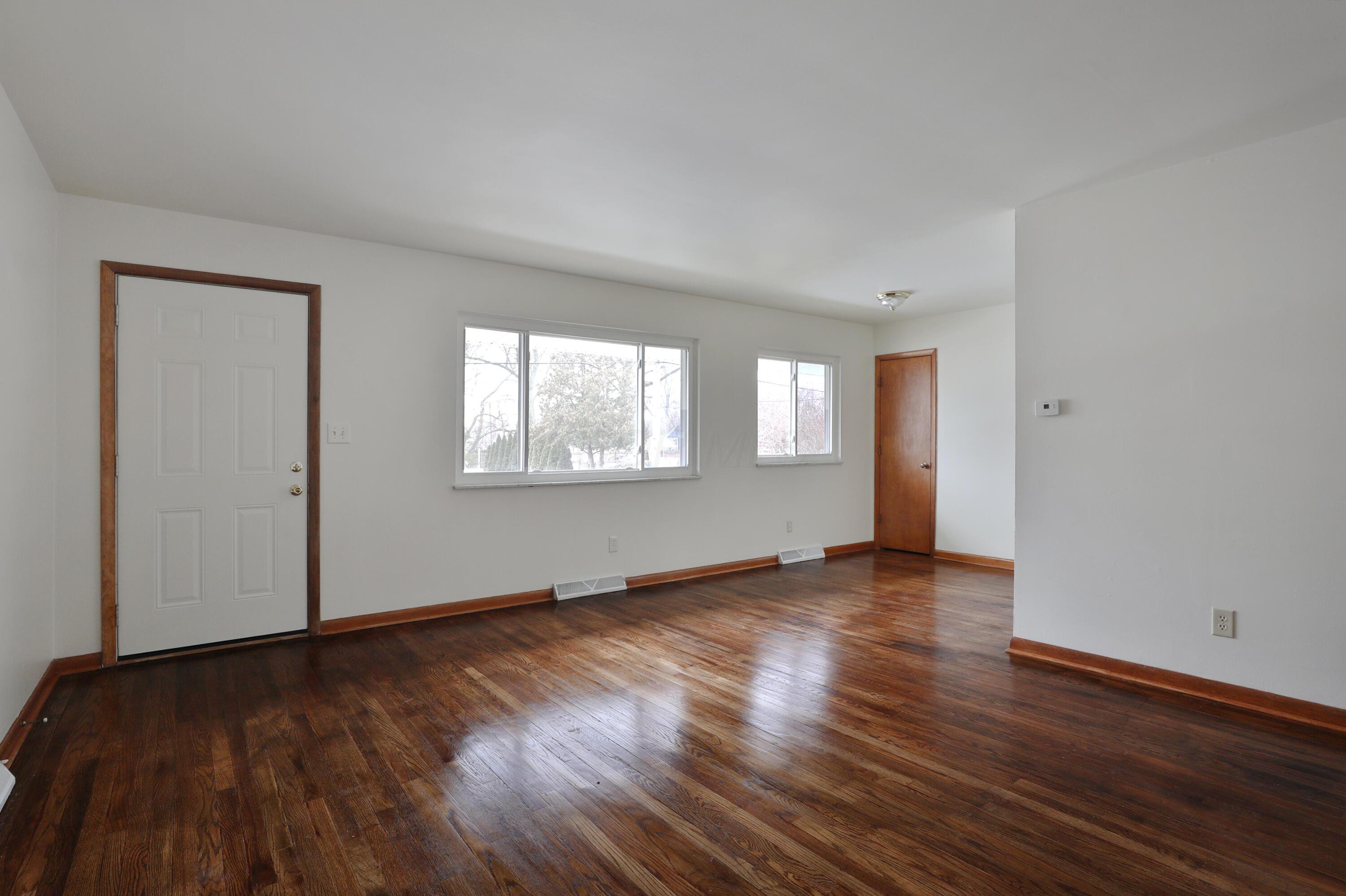 1046 Northridge Road Columbus, OH 43224 - Photo 6 of 36 1046-Northridge-06