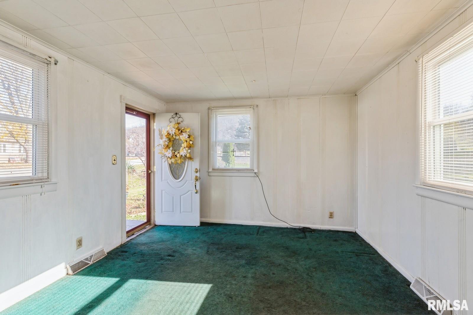 304 5th Street Hampton, IL 61256 - Photo 8 of 13 Gallery Image 8