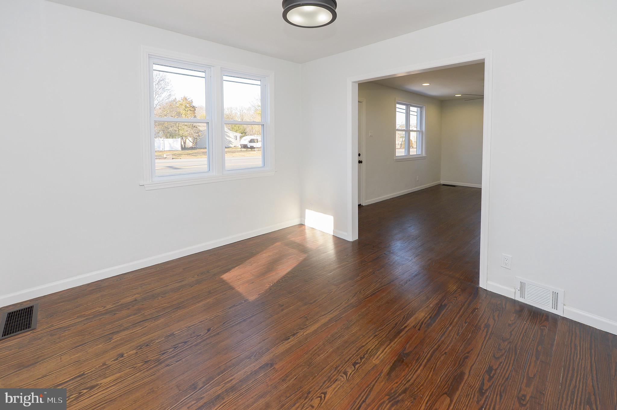1287 Clements Bridge Road Woodbury, NJ 08096 - Photo 18 of 38 Dining room