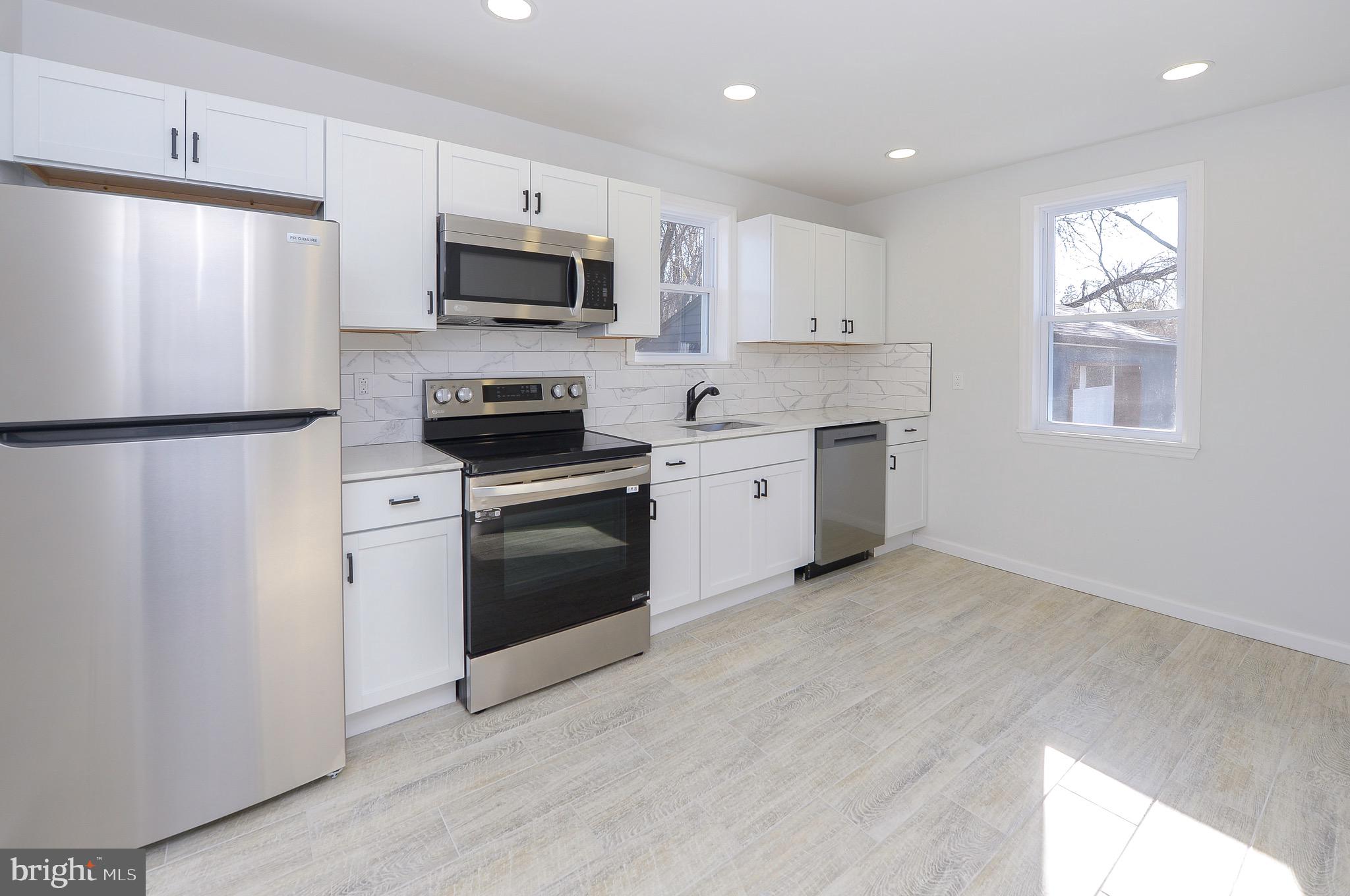 1287 Clements Bridge Road Woodbury, NJ 08096 - Photo 20 of 38 Kitchen