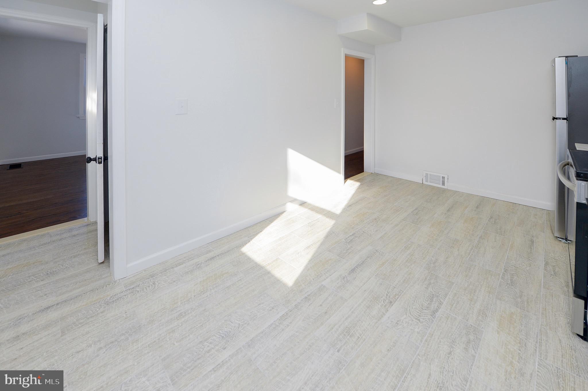 1287 Clements Bridge Road Woodbury, NJ 08096 - Photo 22 of 38 Eat in kitchen