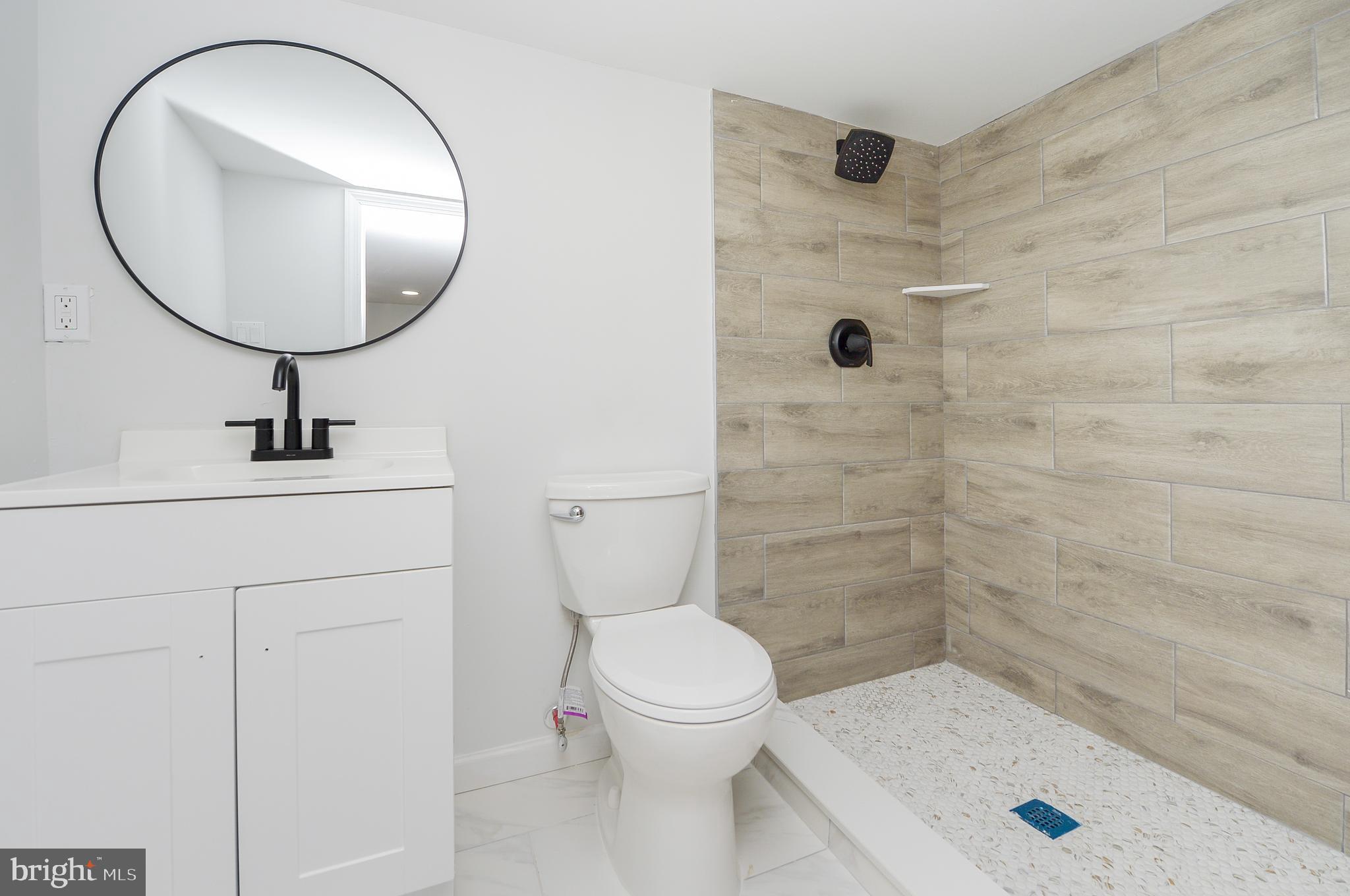 1287 Clements Bridge Road Woodbury, NJ 08096 - Photo 36 of 38 Second floor full bathroom