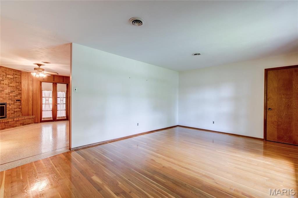 6501 Howdershell Road Hazelwood, MO 63042 - Photo 11 of 30 Gallery Image 11
