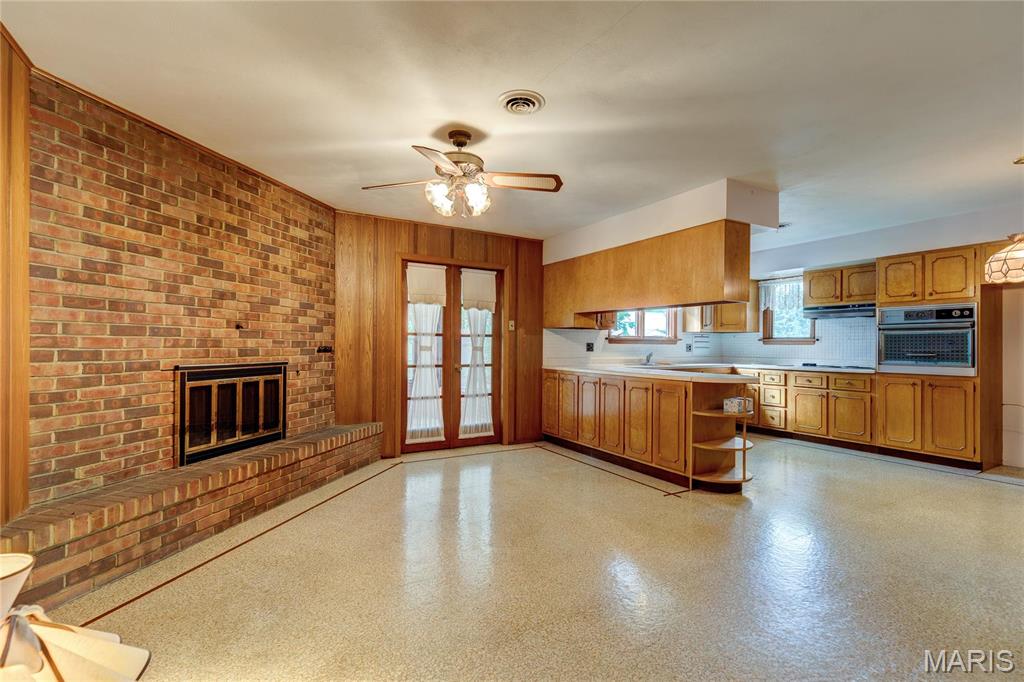 6501 Howdershell Road Hazelwood, MO 63042 - Photo 12 of 30 Gallery Image 12