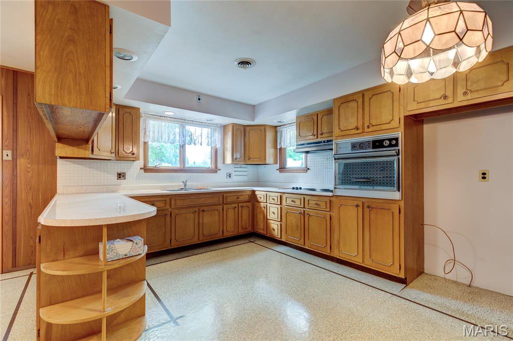 6501 Howdershell Road Hazelwood, MO 63042 - Photo 16 of 30 Gallery Image 16
