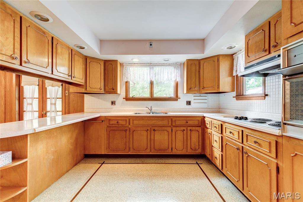 6501 Howdershell Road Hazelwood, MO 63042 - Photo 17 of 30 Gallery Image 17