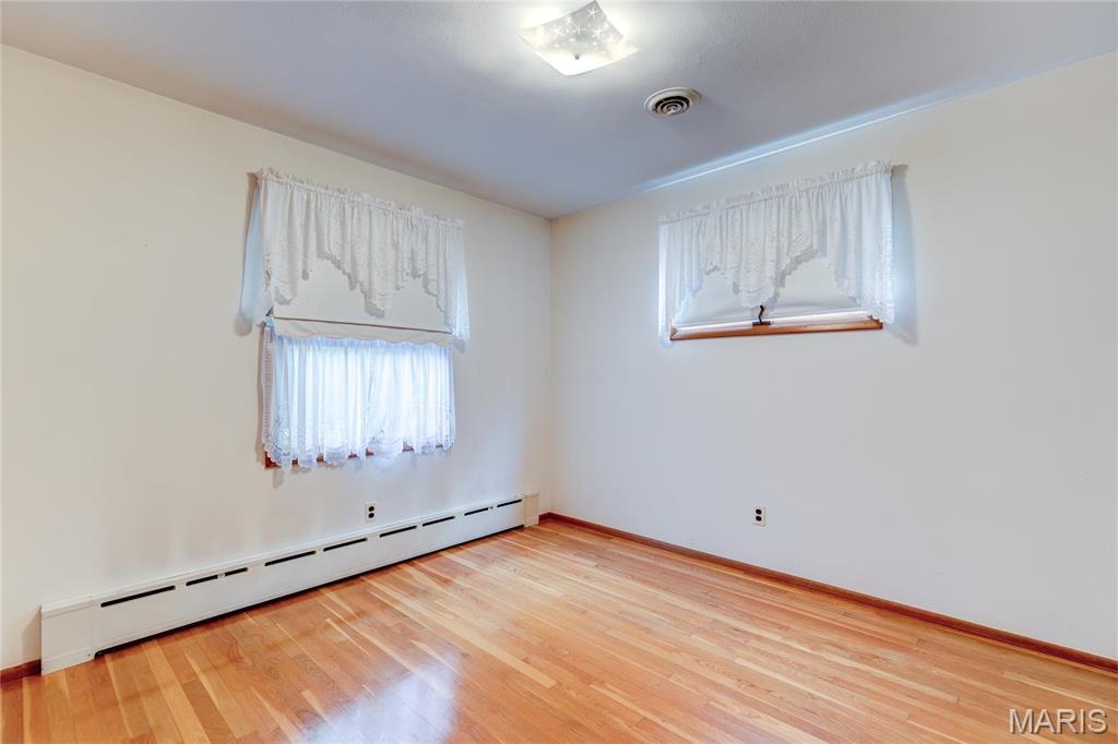 6501 Howdershell Road Hazelwood, MO 63042 - Photo 4 of 30 Gallery Image 4