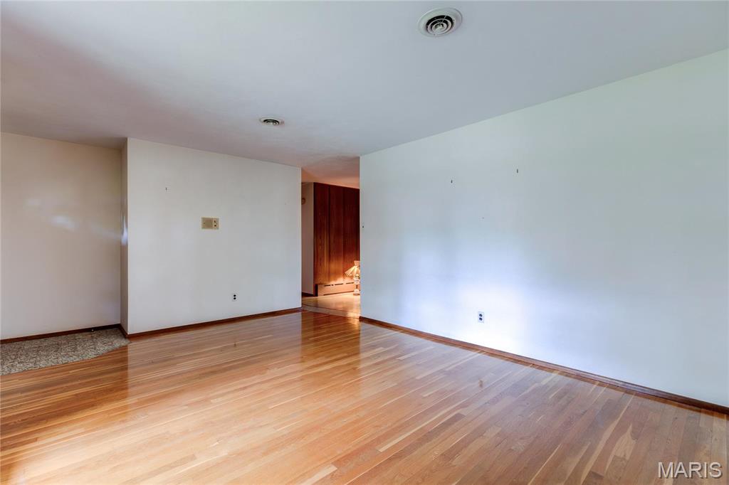 6501 Howdershell Road Hazelwood, MO 63042 - Photo 10 of 30 Gallery Image 10