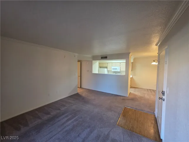 $975 | 8101 West Flamingo Road, Unit 1073, Las Vegas, NV 89147