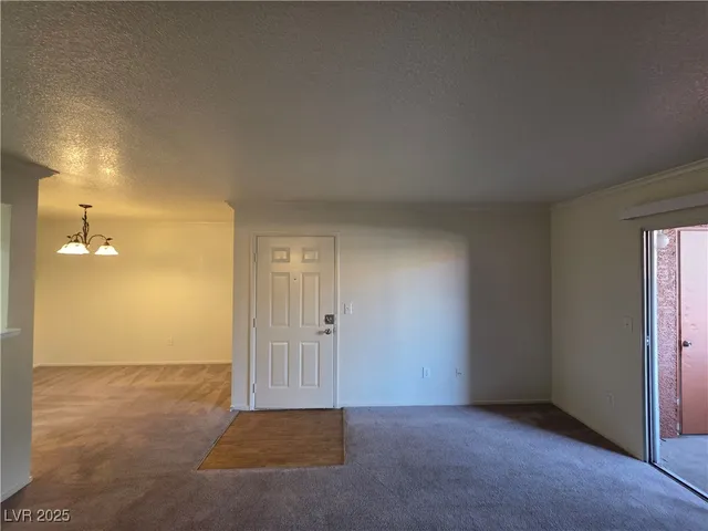 $975 | 8101 West Flamingo Road, Unit 1073, Las Vegas, NV 89147