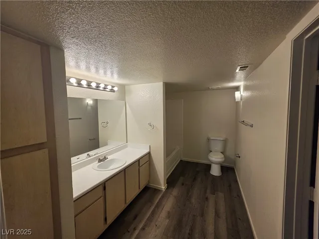 $975 | 8101 West Flamingo Road, Unit 1073, Las Vegas, NV 89147