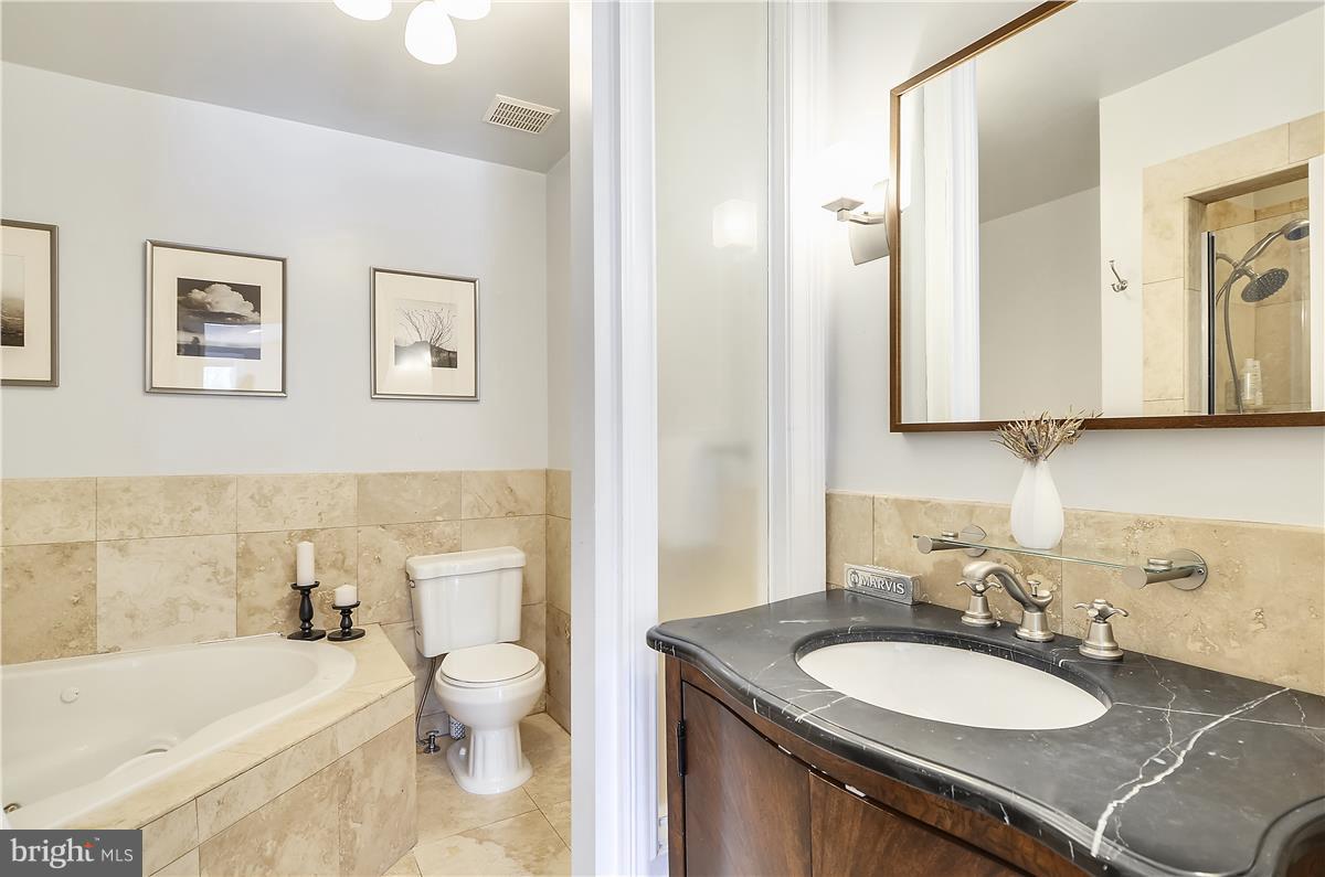 1739 D Street Southeast Washington, DC 20003 - Photo 14 of 30 Bath (Master)