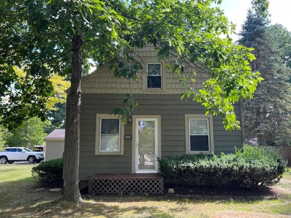 $279,900 | 686 Troywood Drive, Troy, MI 48083