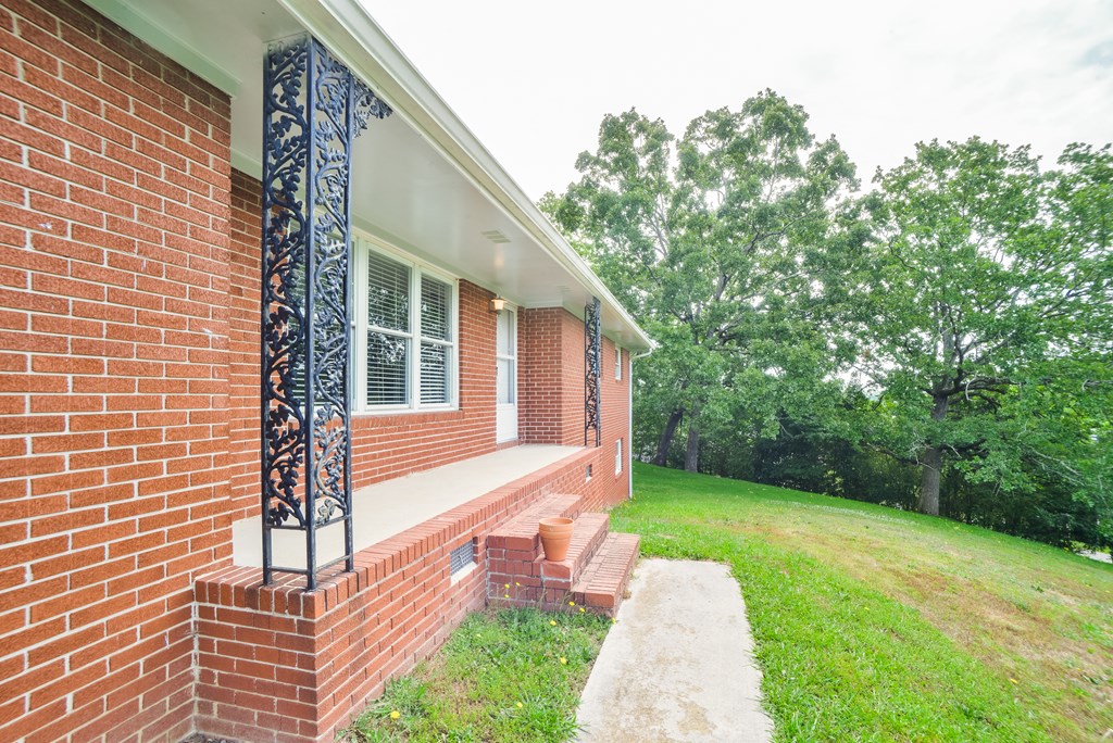 150 Curtis Road Dalton, GA 30720 - Photo 8 of 38 Gallery Image 8