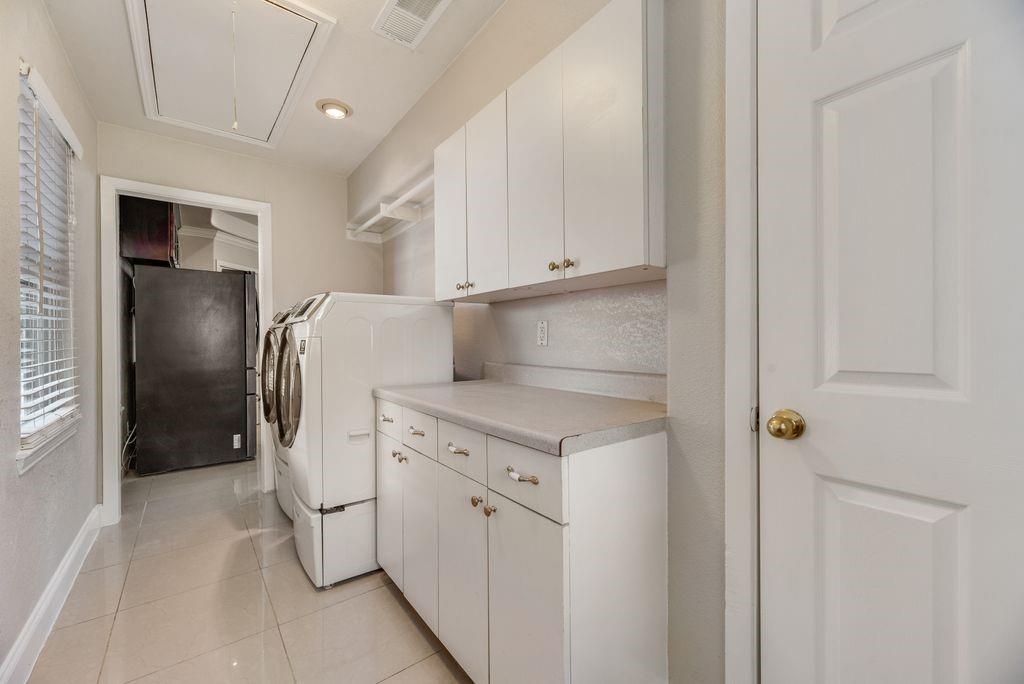 121 Dallas Drive Euless, TX 76039 - Photo 17 of 28