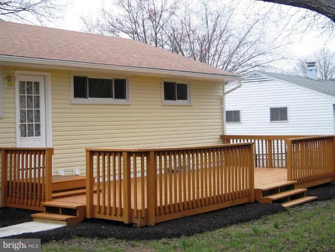 3841 Brownhill Road Randallstown, MD 21133 - Photo 11 of 12 Deck