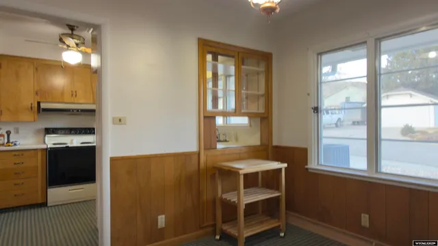 $327,500 | 720 13th Street, Rawlins, WY 82301