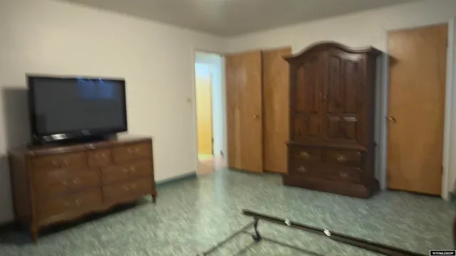 $327,500 | 720 13th Street, Rawlins, WY 82301