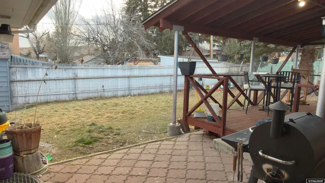 $327,500 | 720 13th Street, Rawlins, WY 82301
