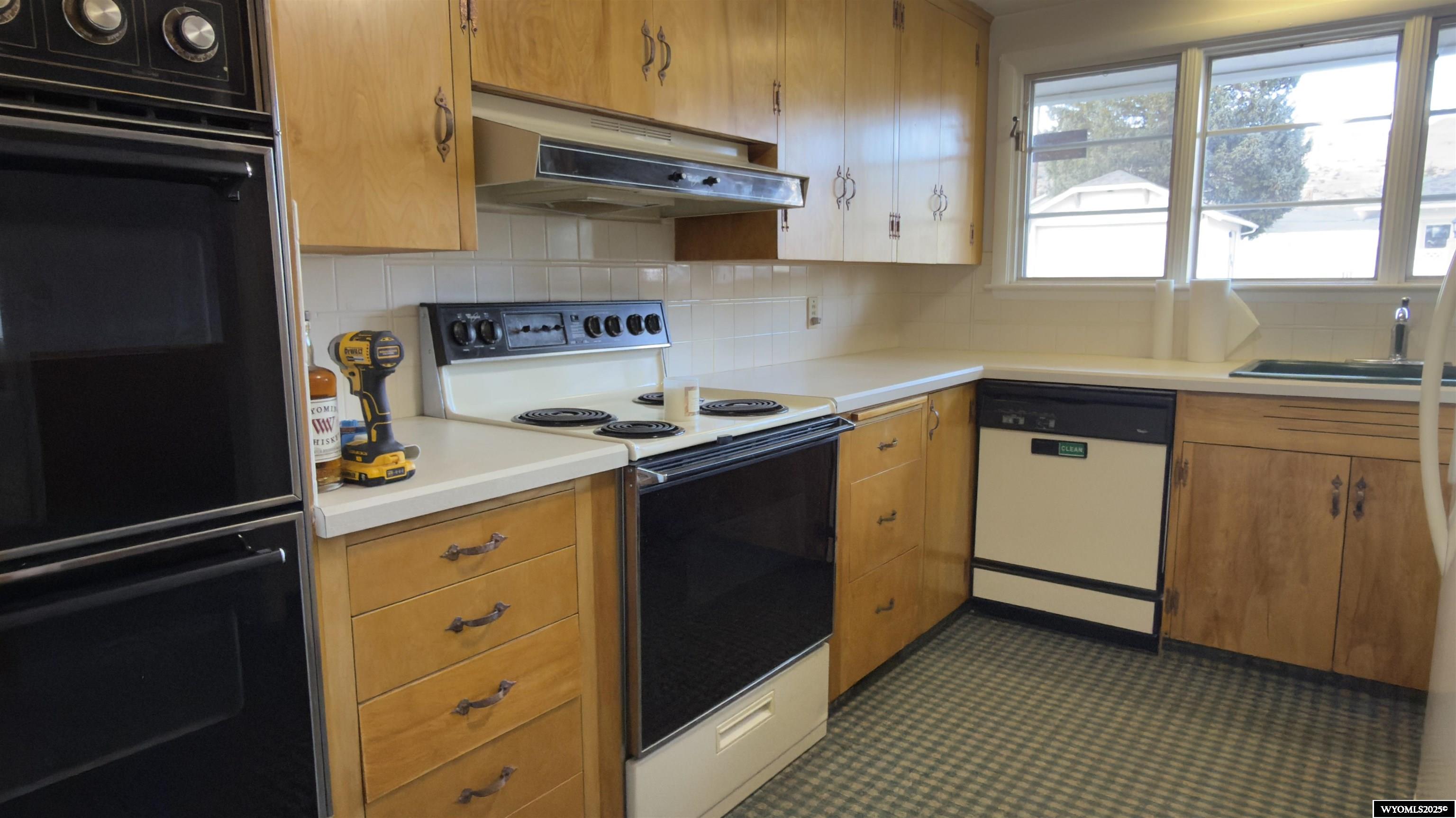 720 13th Street Rawlins, WY 82301 - Photo 9 of 37