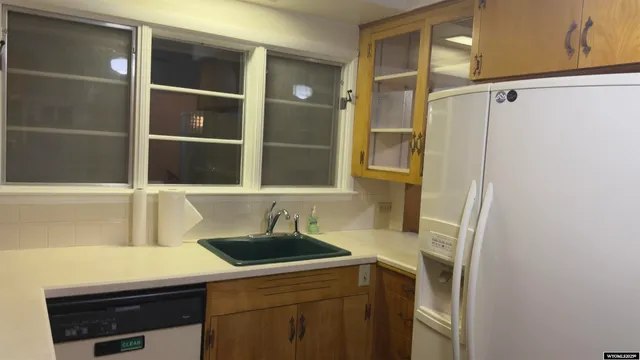 $327,500 | 720 13th Street, Rawlins, WY 82301