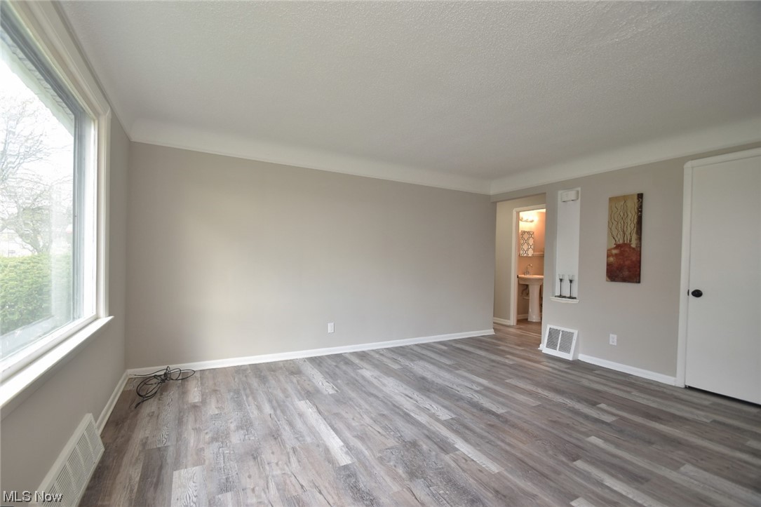 21307 Libby Road Maple Heights, OH 44137 - Photo 5 of 31 LV open to Hall