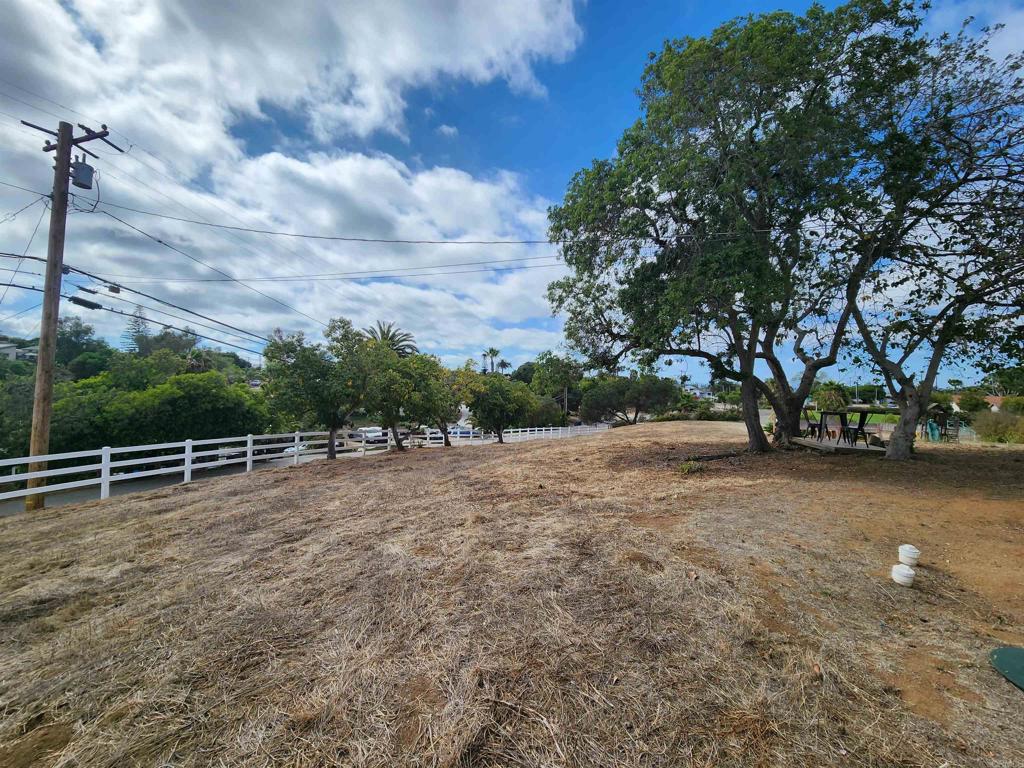 1060 Crest View Road Vista, CA 92081 - Photo 33 of 58