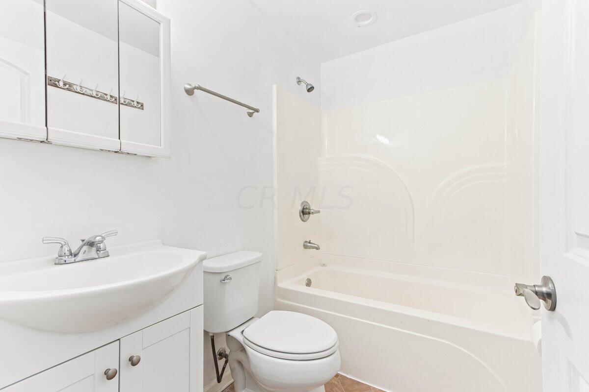 1850 Demorest Road Columbus, OH 43228 - Photo 11 of 25 Bathroom (1)
