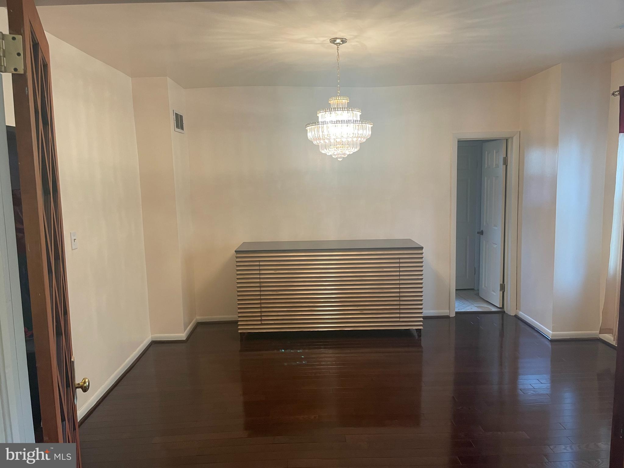 3209 Beverly Road Baltimore, MD 21214 - Photo 4 of 20 Gallery Image 4
