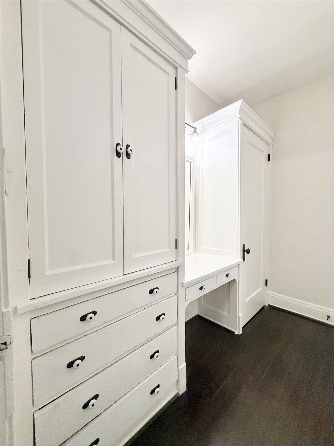 3920 Fannin Street, Unit 103 Houston, TX 77004 - Photo 18 of 24 a view of an empty room