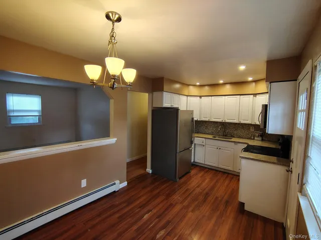 $2,800 | 122 West 1st Street, Deer Park, NY 11729